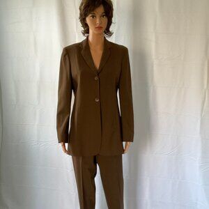 Jones NY Brown 2-piece Pant Suit.  Size 6.  Chic/Timeless